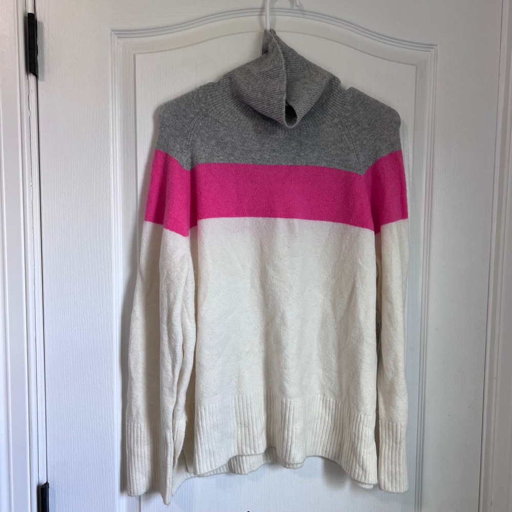 Court & Rowe Belle Noel Colorblock Turtleneck‎ Sweater Grey Pink Cream Large NWT